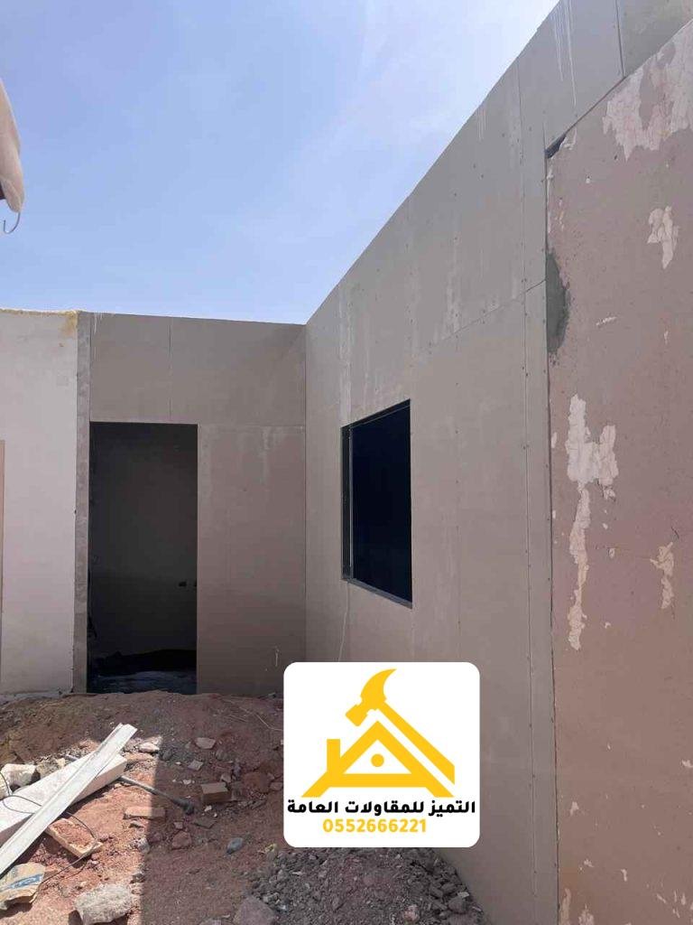 ملحق خارجي منفذ بألواح ساندوتش بانل