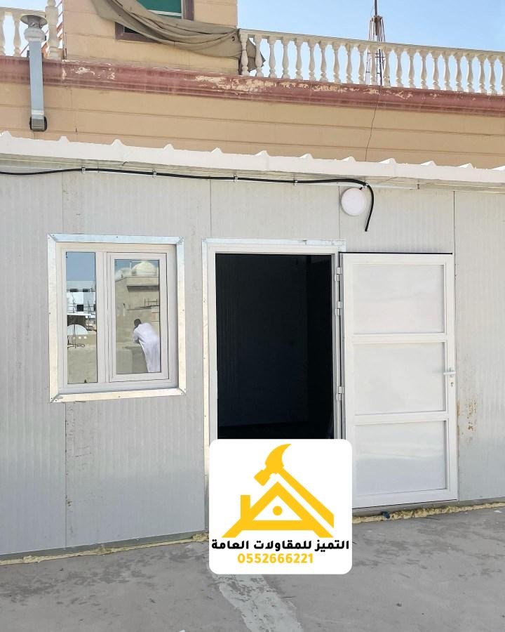تركيب غرفة من ألواح بانل في موقع سكني