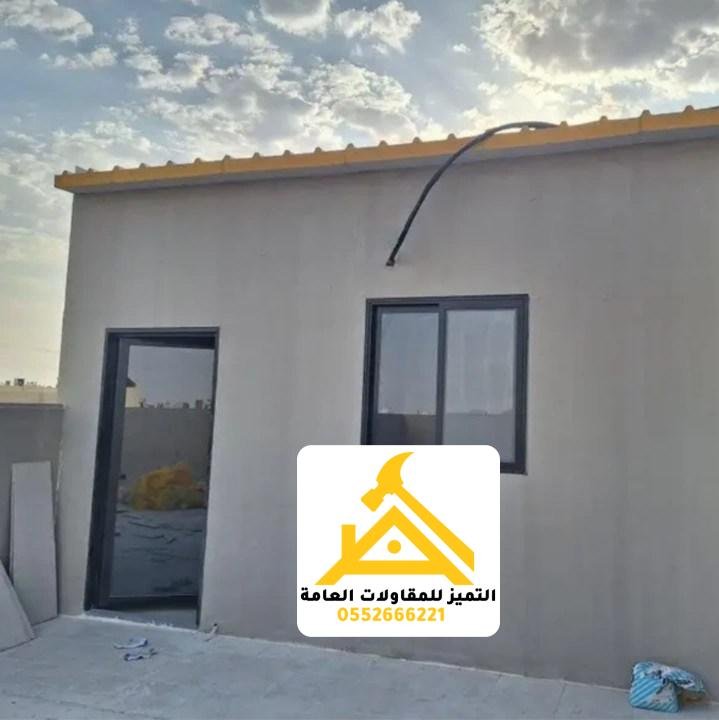 واجهة منفذة بألواح ساندوتش بانل